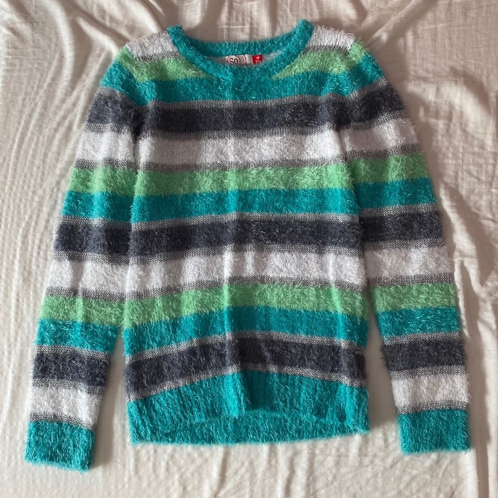So Kohl’s Adorable Y2K Sparkle Sweater Striped
